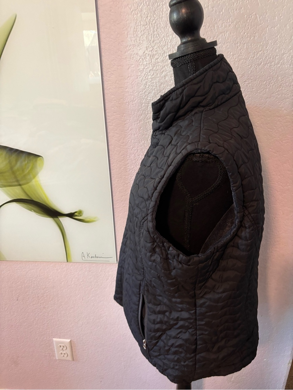 Vest size medium - Picture 2 of 3